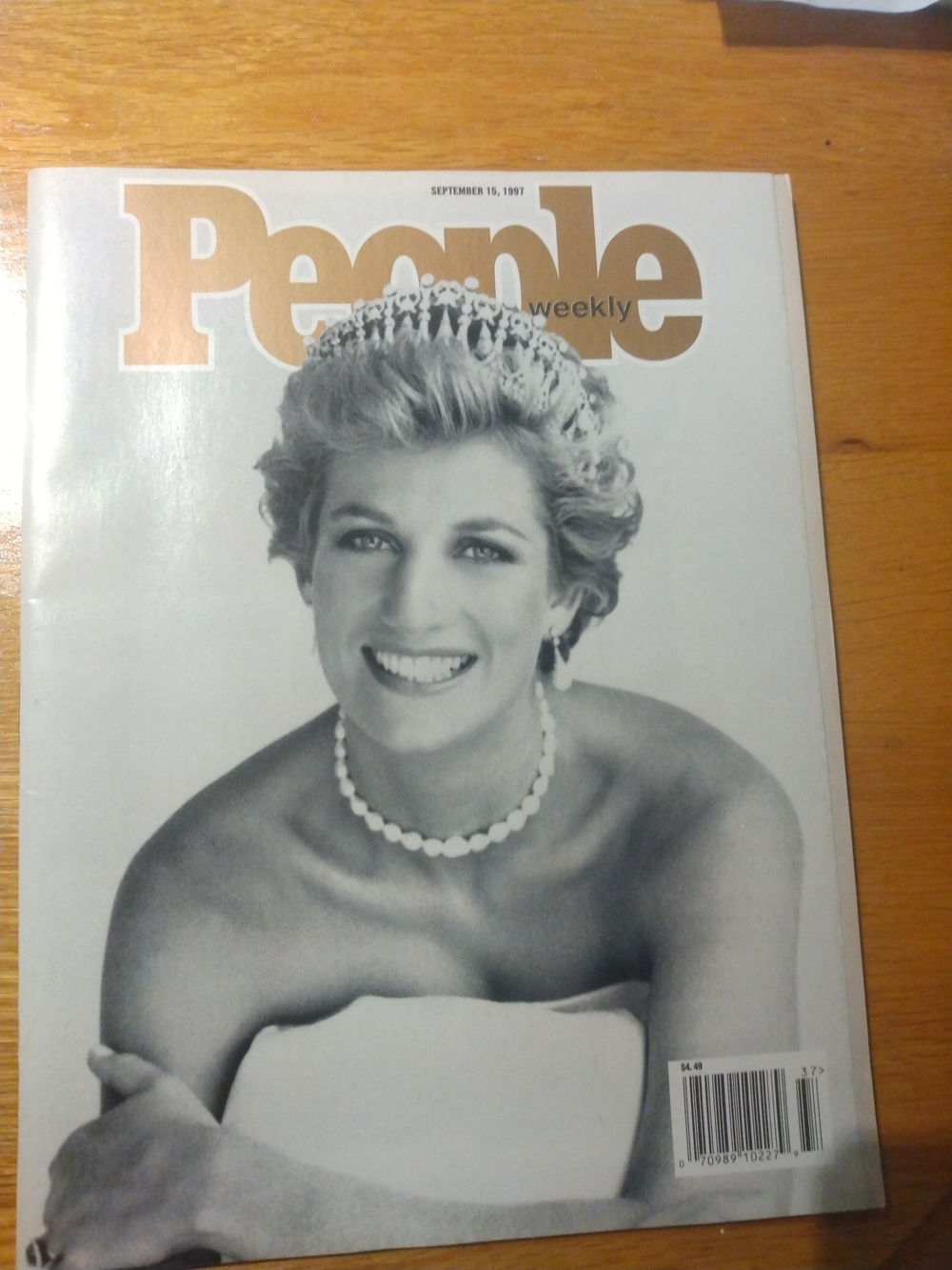PEOPLE Magazine Princess Diana Monochrome Edition - Picture 14 of 14